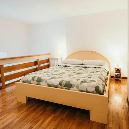 Re - Lakeside L&b Apartment *